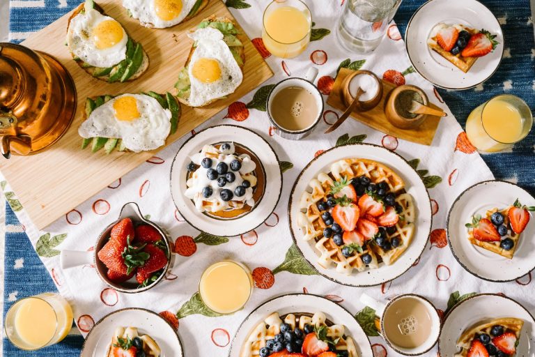 What dishes you should eat in brunch in Dubai?